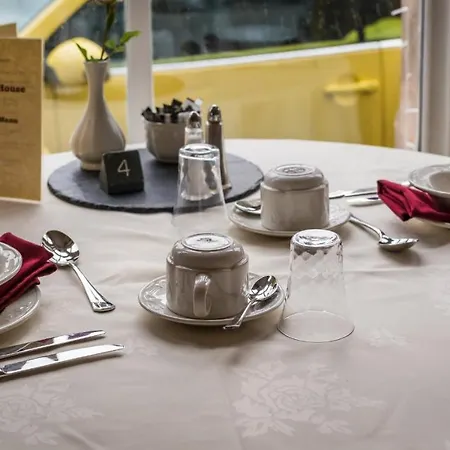 לינה וארוחת בוקר Portland House